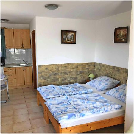 Kleines Haus Apartamento Hévíz Exterior foto
