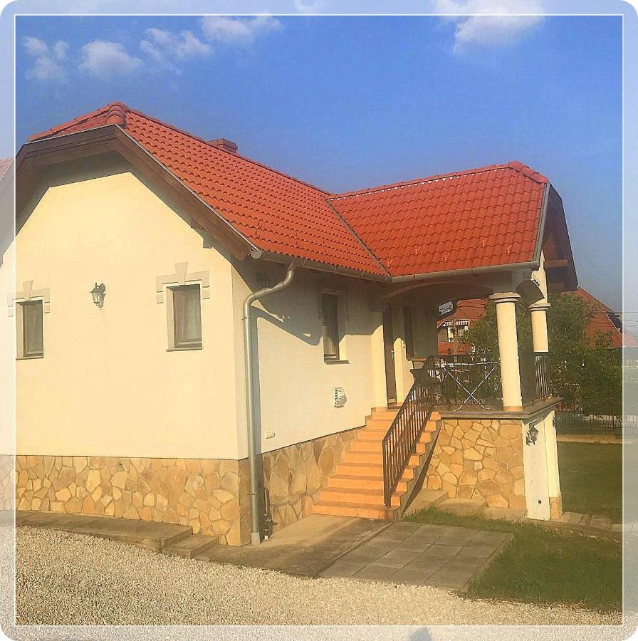 Kleines Haus Apartamento Hévíz Exterior foto