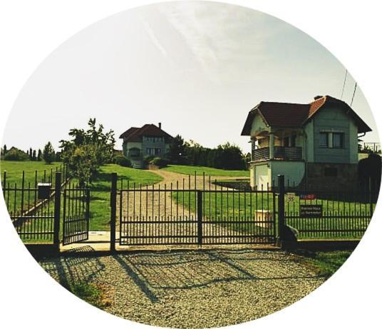 Kleines Haus Apartamento Hévíz Exterior foto