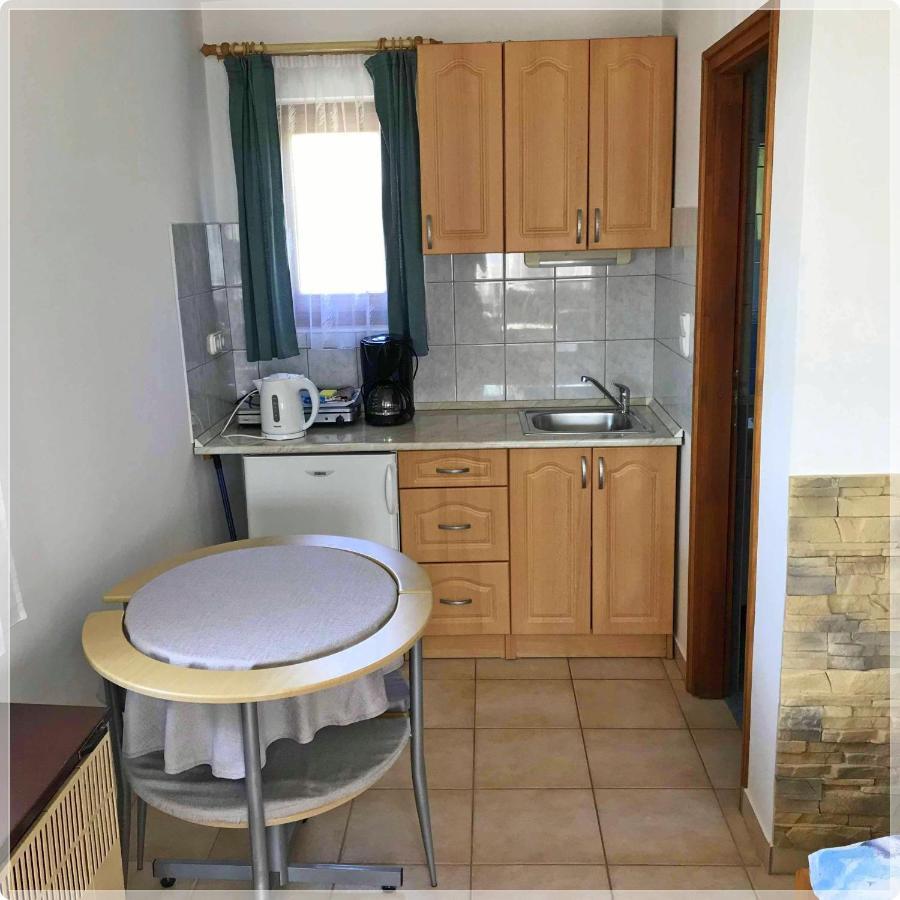 Kleines Haus Apartamento Hévíz Exterior foto